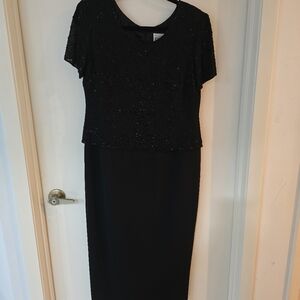 R & M Richards By Karen Kwong Black Beaded Full Length Evening Dress Siz…